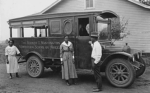 Interdisciplinary Merits of Primary Source Labs in Humanities